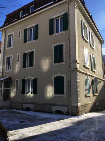 Appartement 4 pièces à louer à La Chaux-de-Fonds - image 1/2