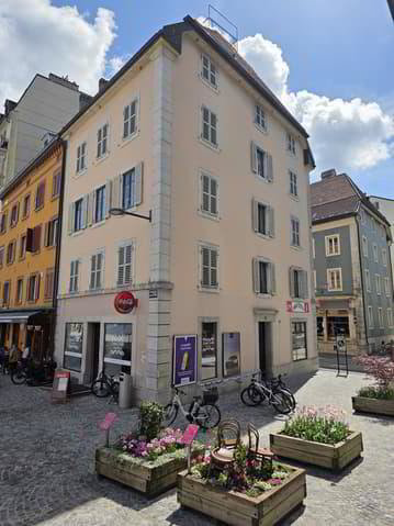 Appartement 3 pièces à louer à La Chaux-de-Fonds - image 1/7