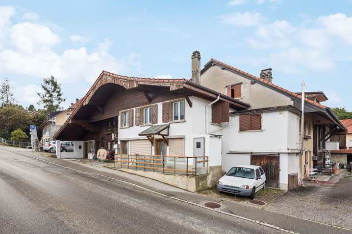 Casa di 9.5 locali in vendita a Sorens - immagine 1/8