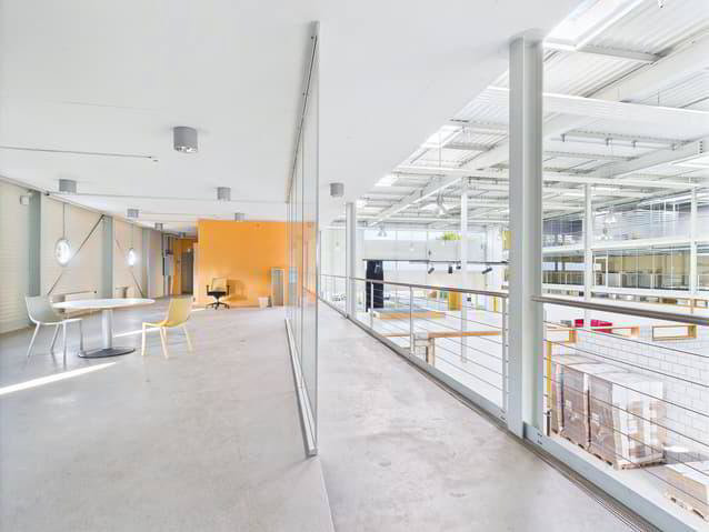 Ufficio & Commercio di 1 locali in affitto a Bienne - immagine 1/13