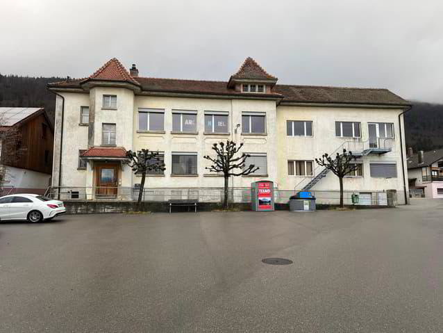 10 Zimmer Büro zum verkaufen in Lamboing - Bild 1/8