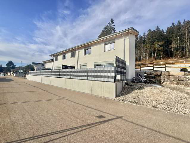3.5 rooms Apartment for rent in Tramelan - image 1/13