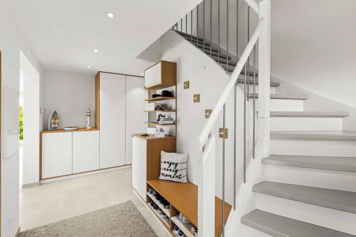 6.5 rooms House to buy in Givrins - image 1/13