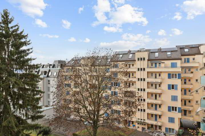 2.5 rooms Apartment to buy in Losanna - image 1/7