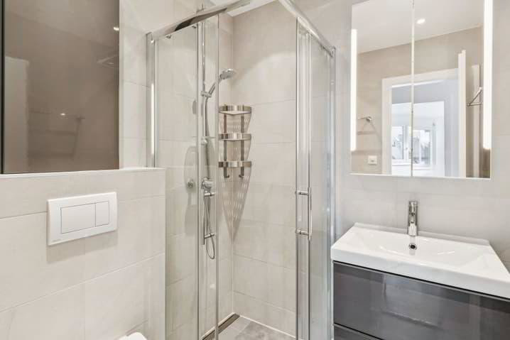 6.5 rooms Apartment to buy in Prilly - image 1/13