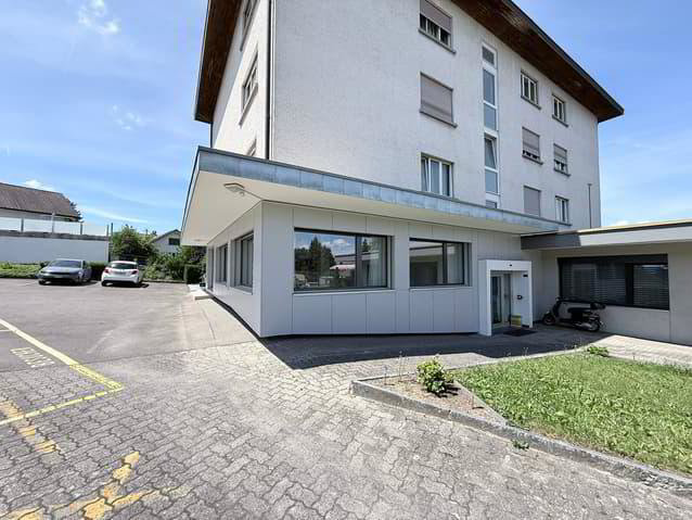 Ufficio & Commercio di null locali in affitto a Bösingen - immagine 1/8