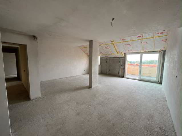 5.5 rooms Apartment to buy in St-Oyens - image 1/13