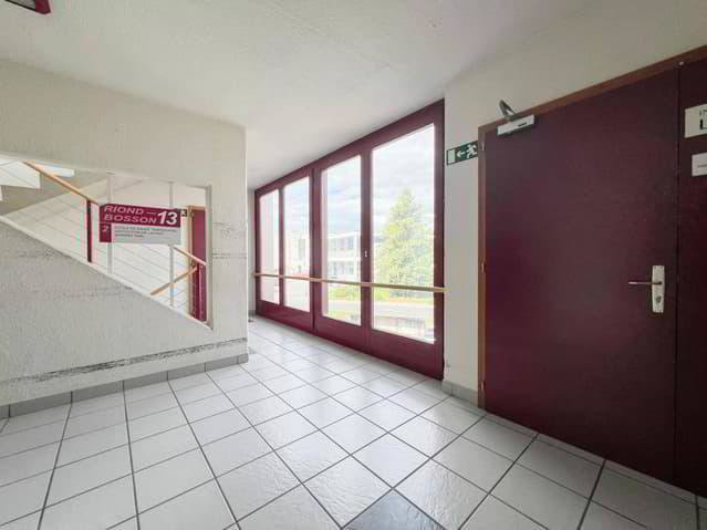 Bureau & Commerce null pièces à acheter à Morges - image 1/13