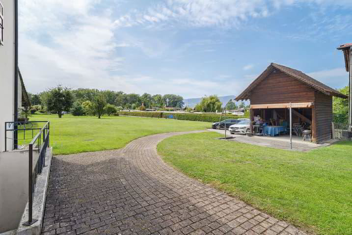 5 rooms Apartment to buy in Chevroux - image 1/12