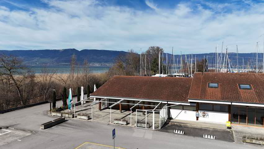 Ufficio & Commercio di 10 locali in vendita a Chevroux - immagine 1/12