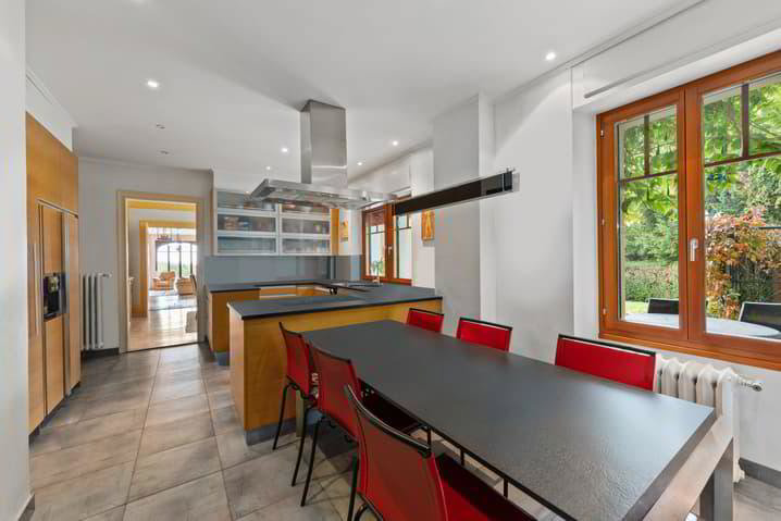 Maison 20 pièces à acheter à Losanna - image 1/13