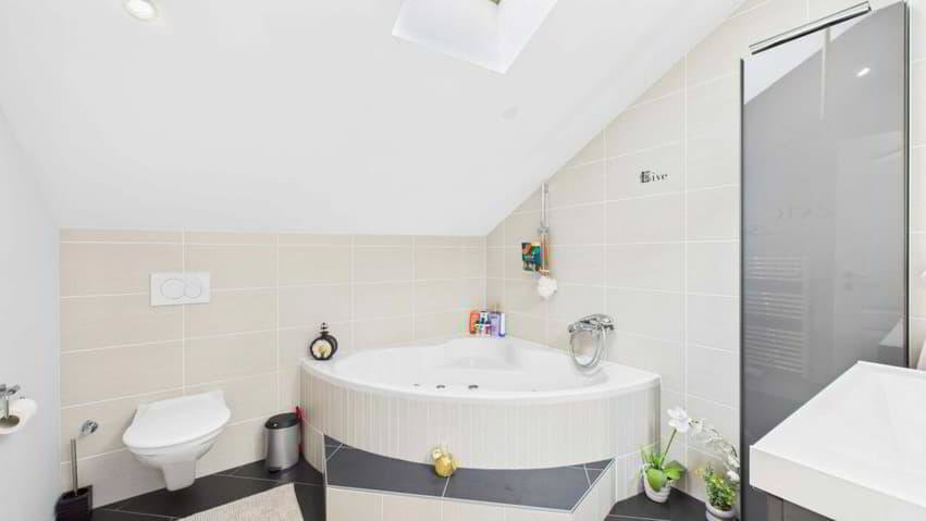 Maison 5.5 pièces à acheter à Agarn - image 1/11