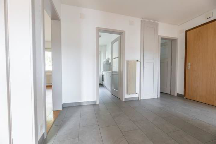 4 rooms Apartment for rent in Tramelan - image 1/13