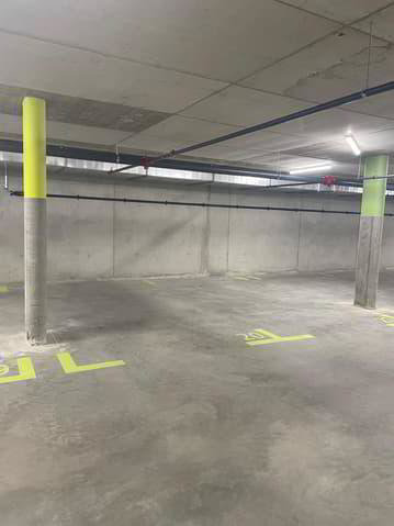 null rooms Car park, garage for rent in Viège - image 1/2