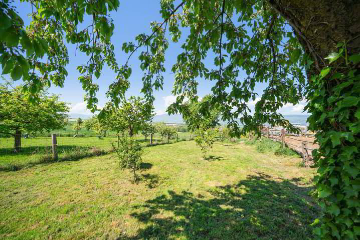 Casa di 6.5 locali in vendita a Valeyres-sous-Ursins - immagine 1/9