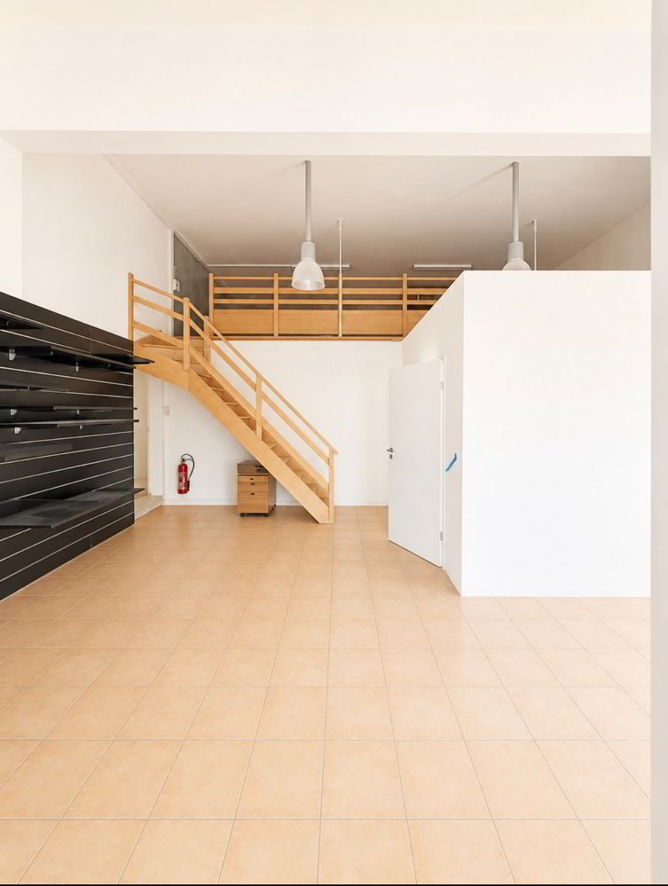 2 rooms Office & Commercial for rent in Bouveret - image 1/6