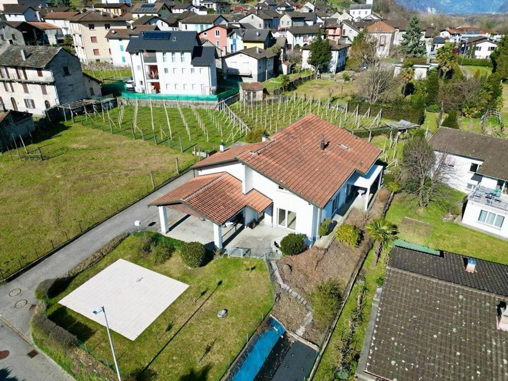 Maison 9 pièces à acheter à Gnosca - image 1/14