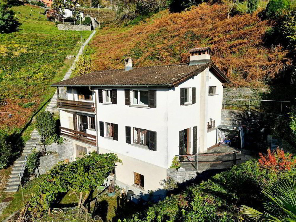 Casa di null locali in vendita a Cugnasco - immagine 1/9