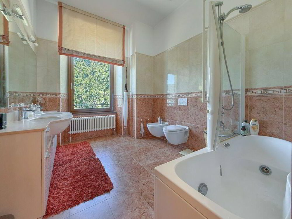 4.5 rooms Apartment to buy in Maroggia - image 1/8