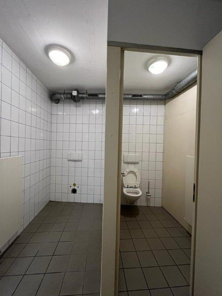 null rooms Office & Commercial for rent in Thun - image 1/8