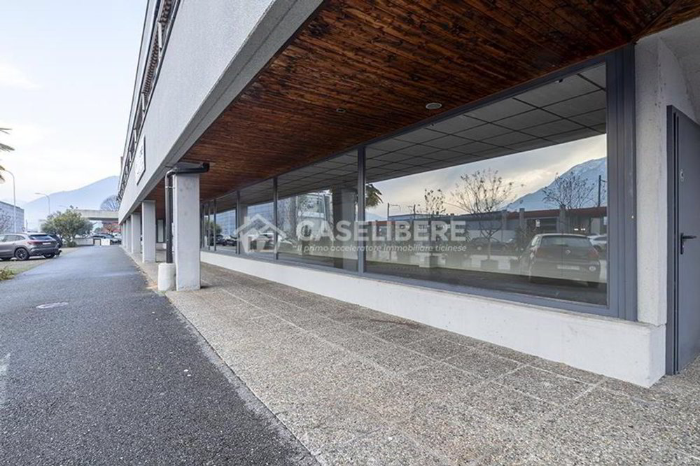 Ufficio & Commercio di null locali in affitto a Riazzino - immagine 1/5