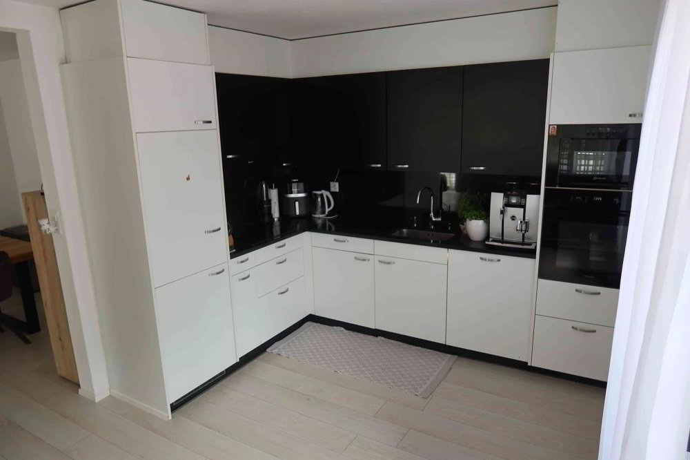 Casa di 8 locali in vendita a Balsthal - immagine 1/12