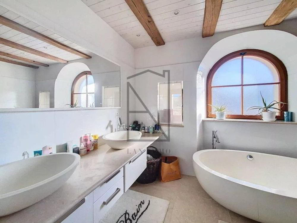 11 Zimmer Haus zum verkaufen in Rolle - Bild 1/13