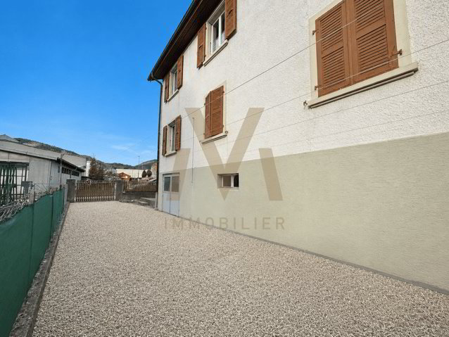 Ufficio & Commercio di 8 locali in vendita a Moutier - immagine 1/11