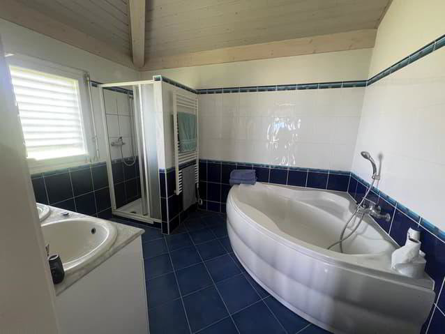 Maison 5.5 pièces à louer à St-Légier-La Chiésaz - image 1/6