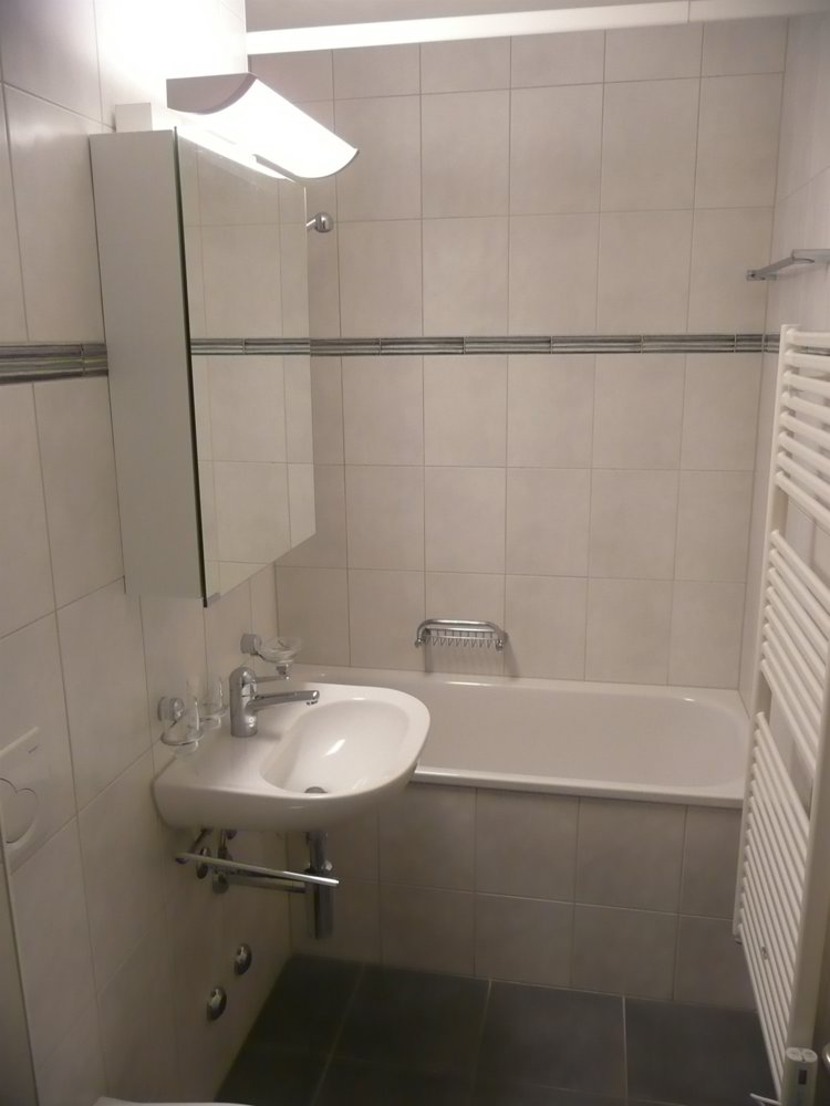 2 Zimmer Wohnung zu vermieten in Zürich - Bild 1/8