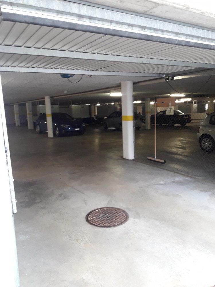 null rooms Car park, garage for rent in Schaffhausen - image 1/1