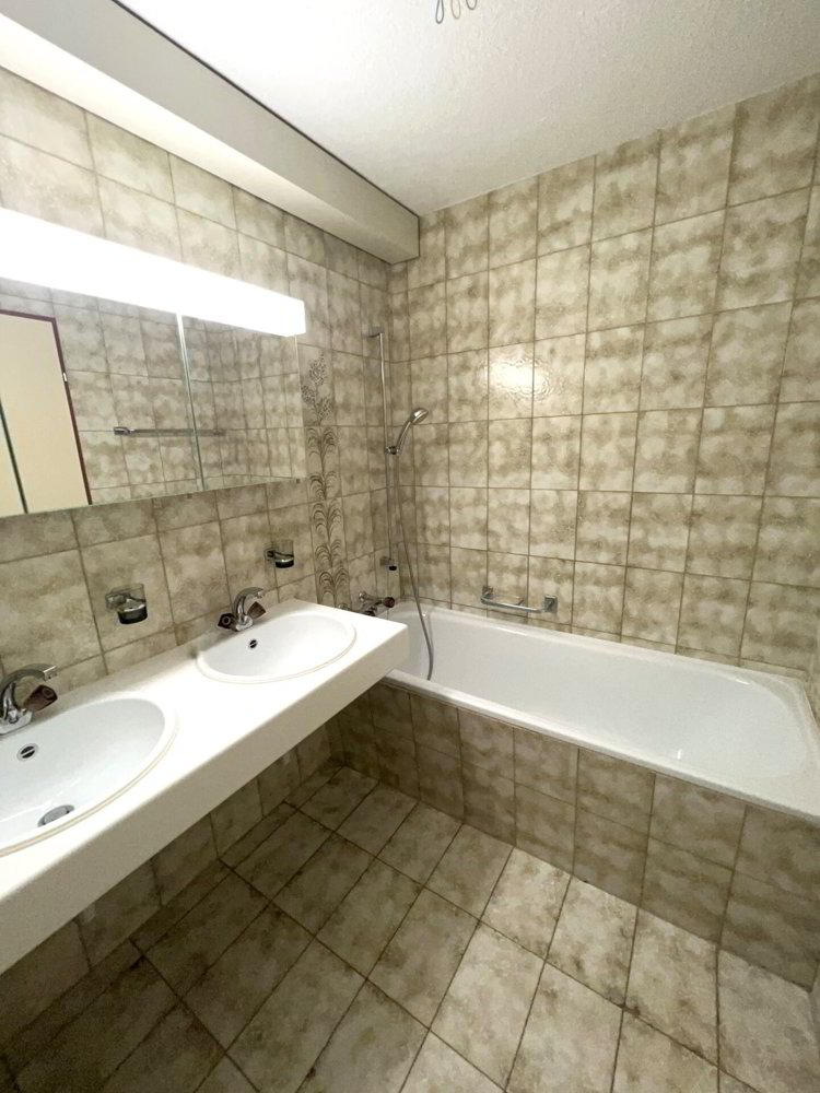 Appartement 2 pièces à louer à Reconvilier - image 1/5