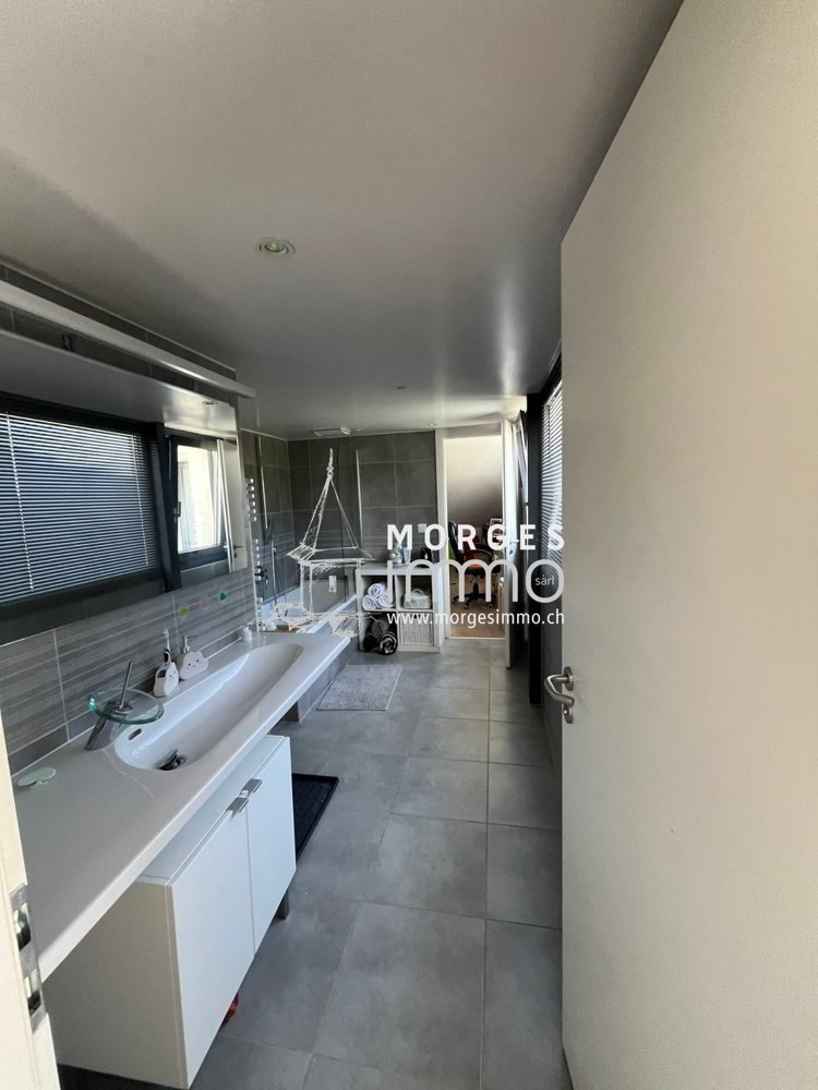 5.5 rooms House to buy in Aubonne - image 1/13