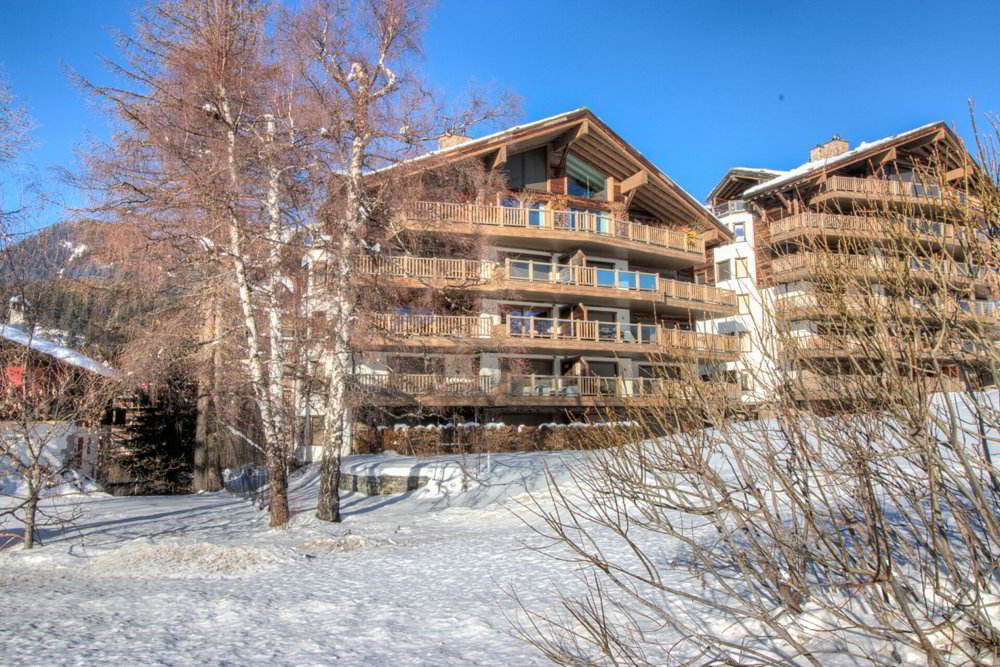 4.5 rooms Apartment to buy in Crans-Montana - image 1/21