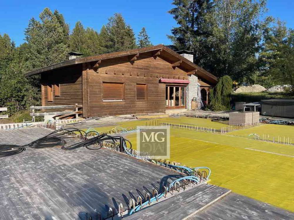 8.5 rooms House to buy in Flanthey - image 1/7