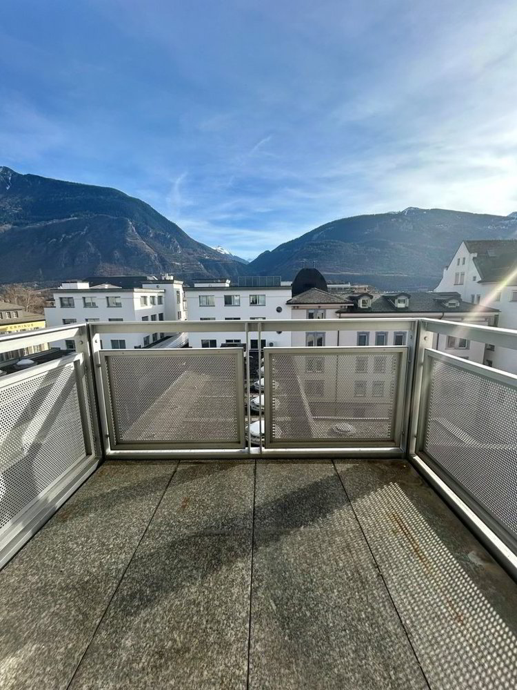 Appartement 2 pièces à louer à Sierre - image 1/8