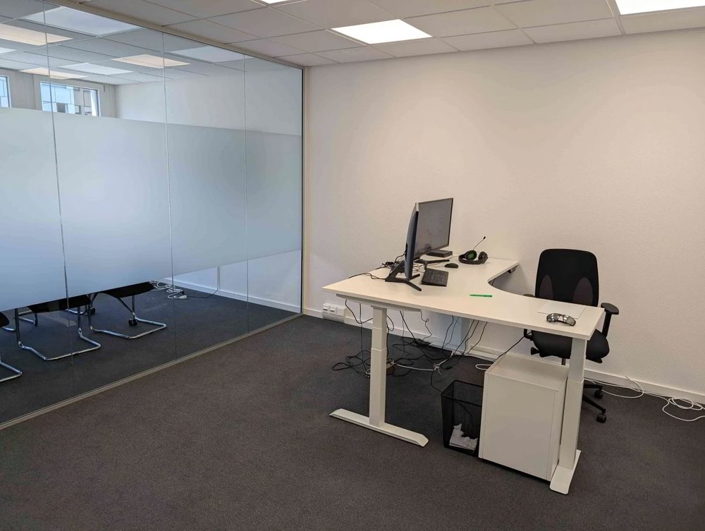 5 rooms Office & Commercial for rent in Baar - image 1/6