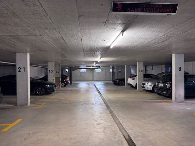 null rooms Car park, garage for rent in Biel/Bienne - image 1/1