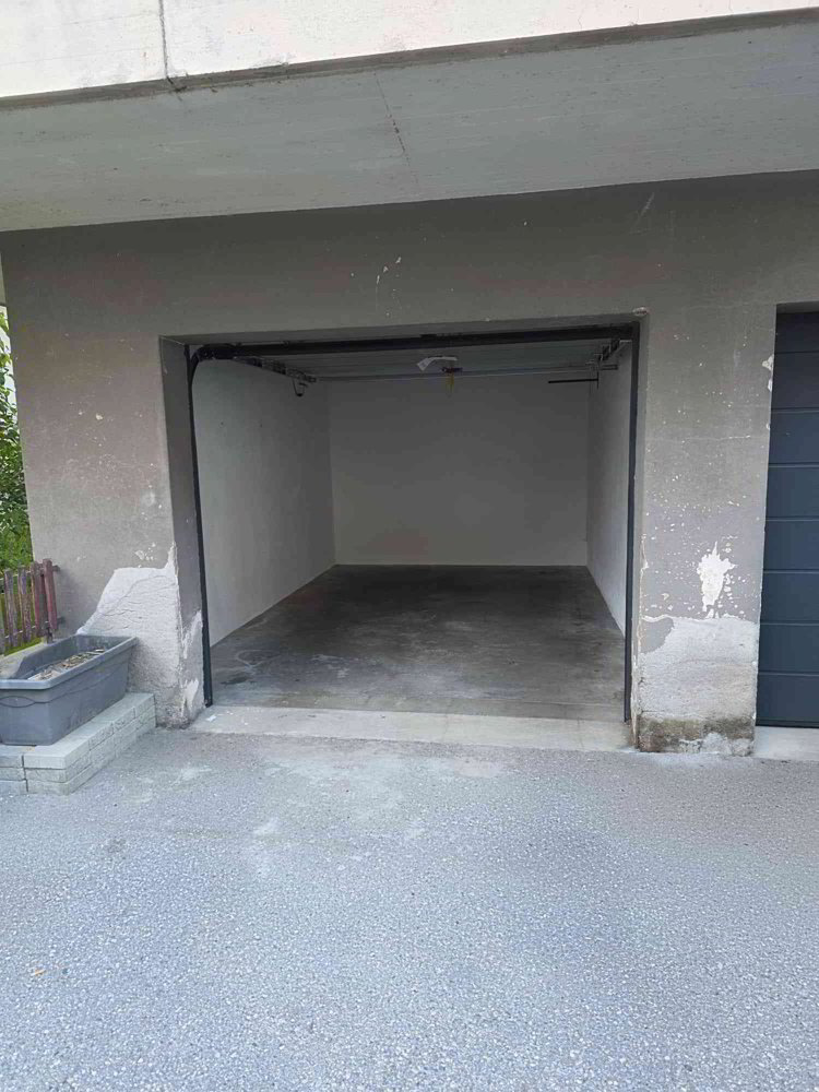 Parking, garage null pièces à louer à Zizers - image 1/2