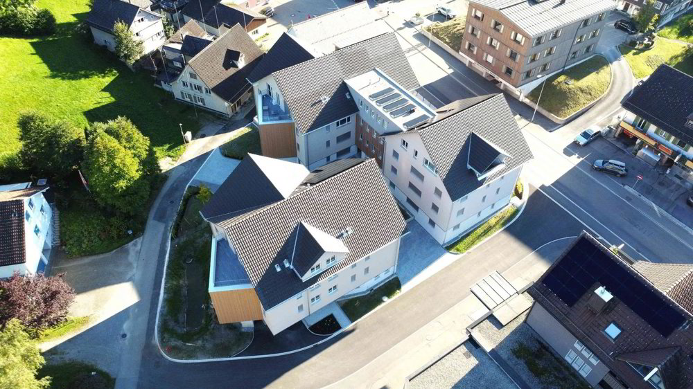 null rooms Car park, garage for rent in Nesslau - image 1/1