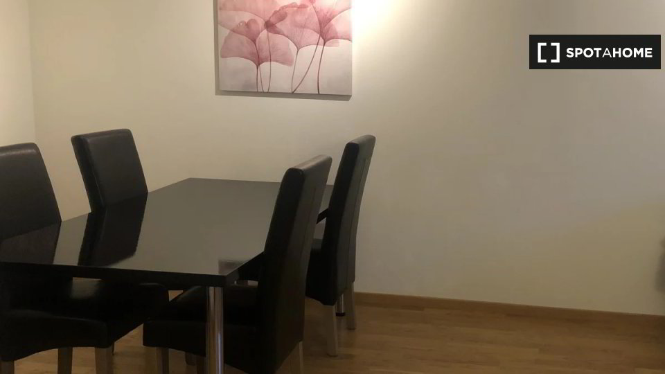 Appartement 2 pièces à louer à Zürich - image 1/13
