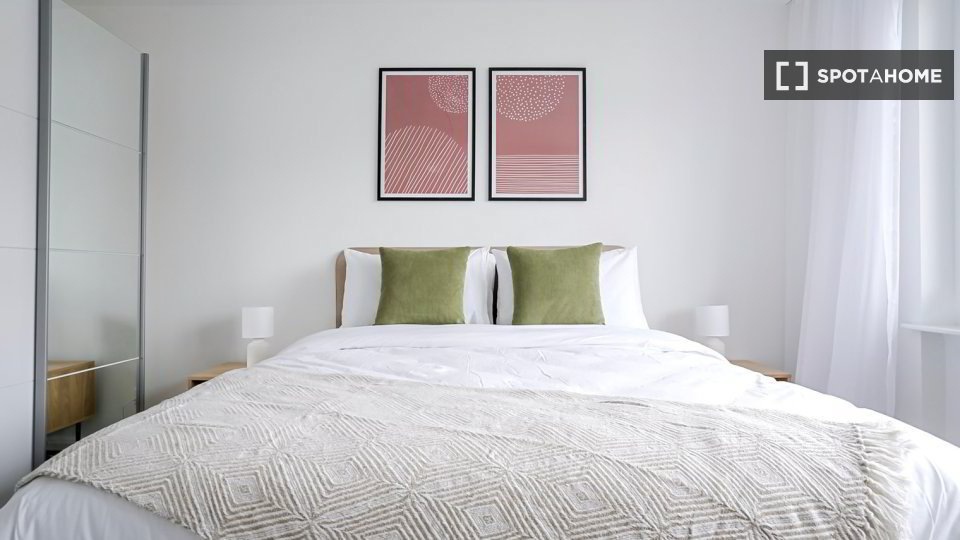 2 rooms Apartment for rent in Zurich - image 1/13