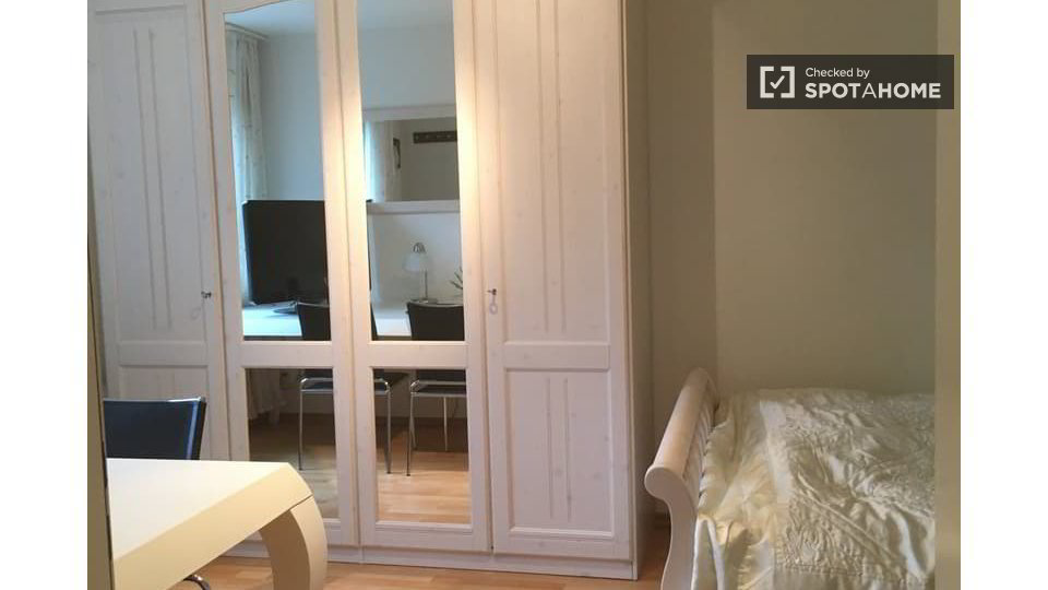 Appartamento di 1 locali in affitto a Zurich - immagine 1/13