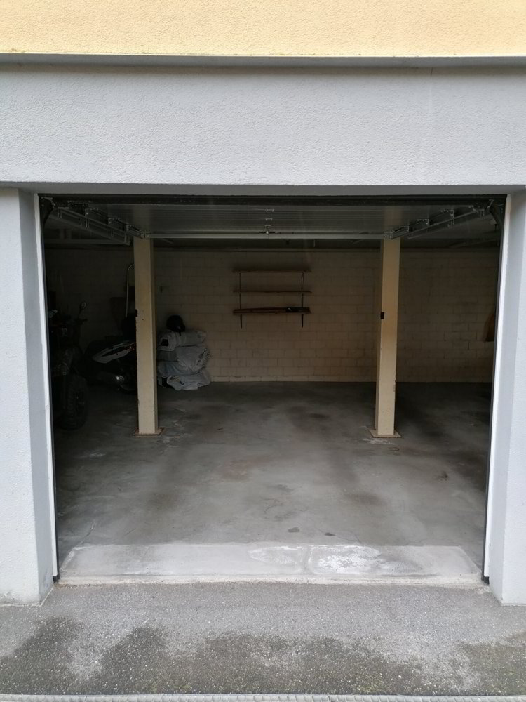 Parking, garage null pièces à louer à Mels - image 1/2