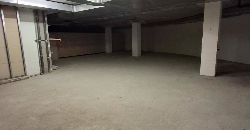 Rare à Lutry : jusqu'à 500 m² avec monte-charge et quai de chargement - Mehr