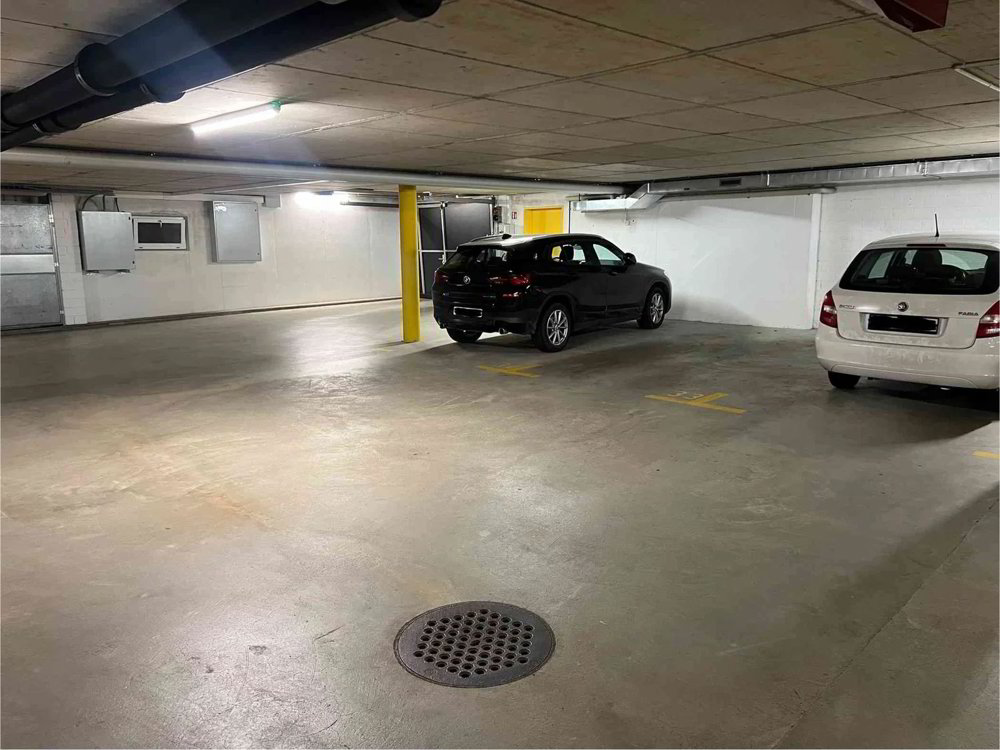 Parking, garage null pièces à louer à Uster - image 1/2