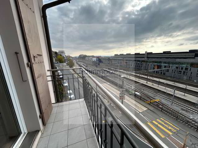 Appartement 3 pièces à louer à Neuchâtel - image 1/9
