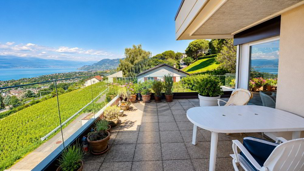 4 rooms Apartment to buy in Chernex - image 1/10