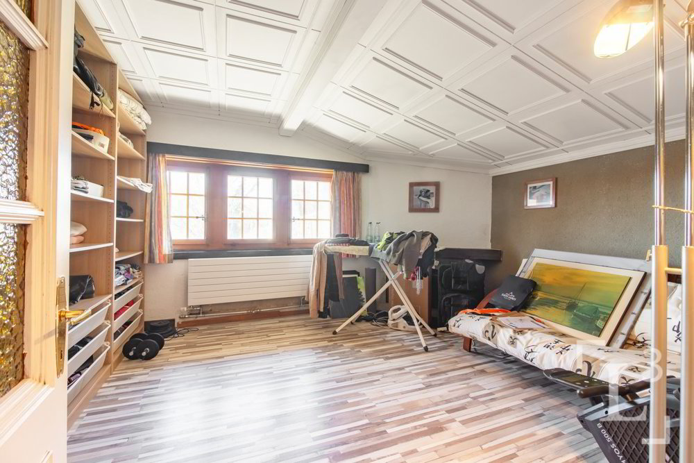 8 rooms House to buy in Aubonne - image 1/13