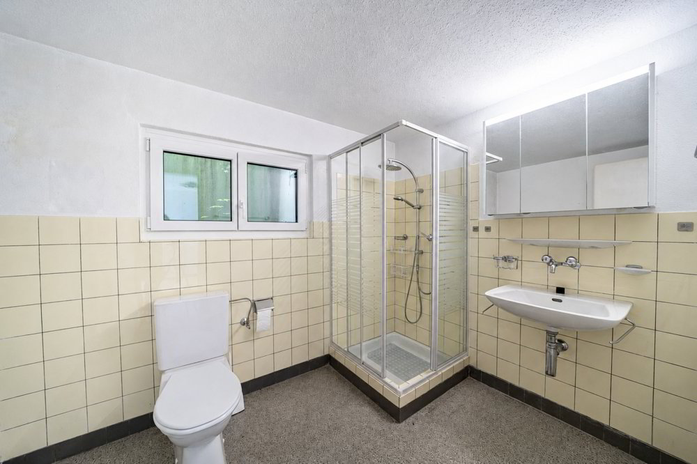 Casa di 5 locali in vendita a Döttingen - immagine 1/13